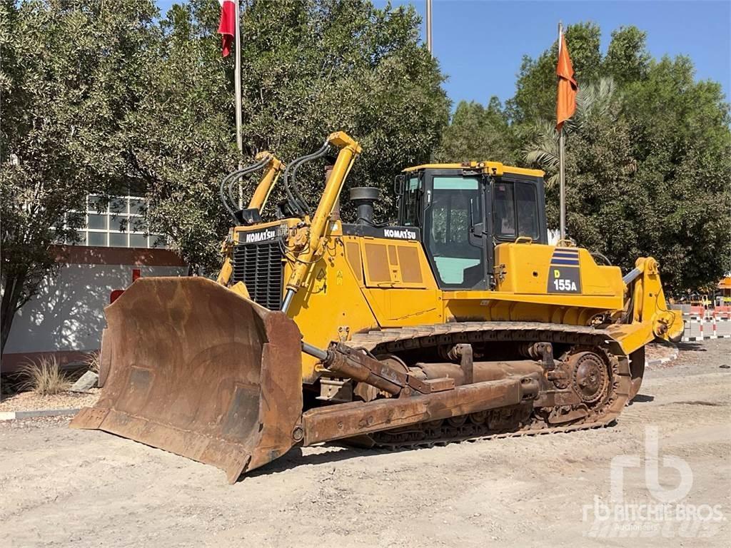 Komatsu D155A-6 Buldozer sobre oruga