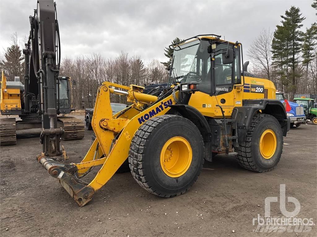 Komatsu WA200-8 Cargadoras sobre ruedas