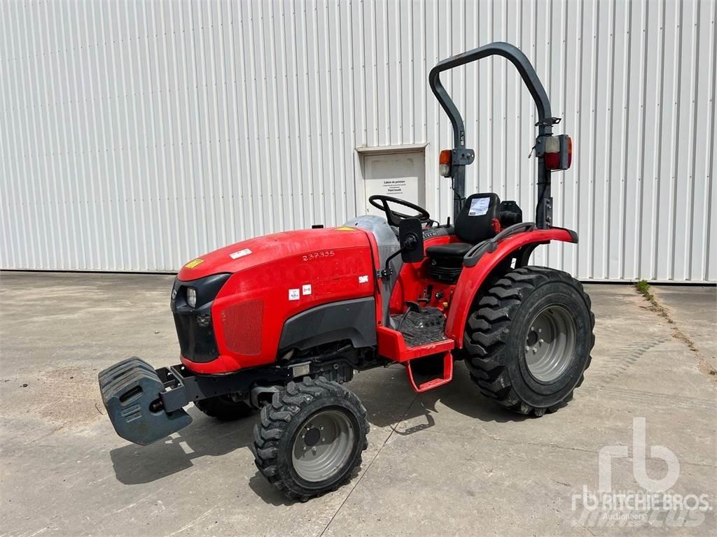 Kubota STW34R Tractores compactos