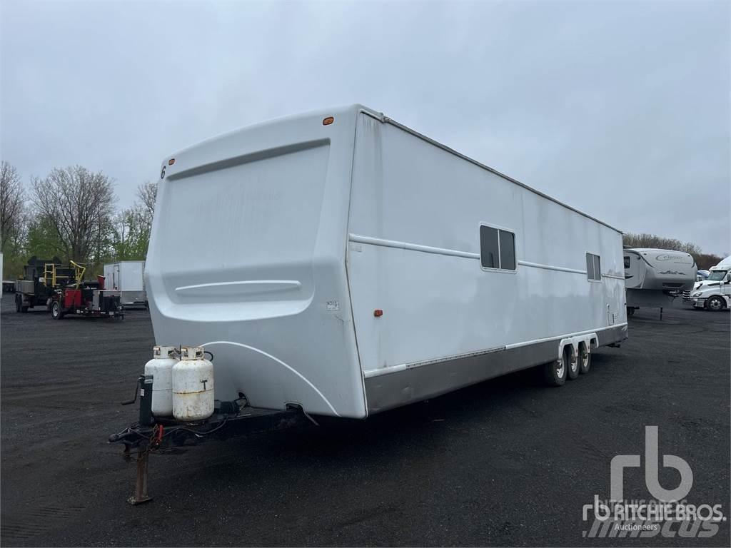  LUXUR 40SC Otros remolques