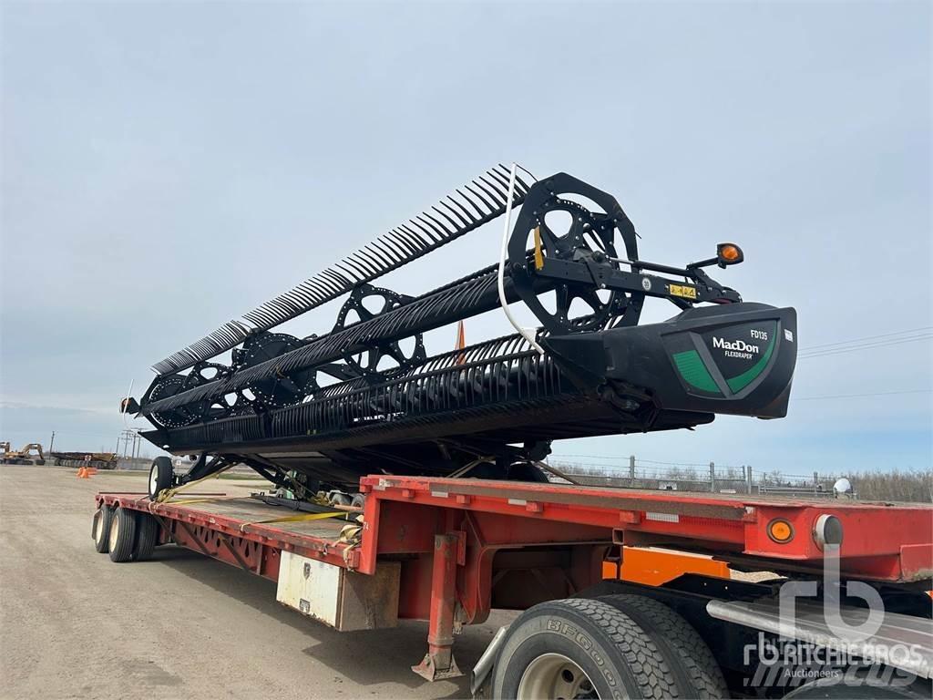 MacDon FD135 Cabezales de cosechadoras combinadas