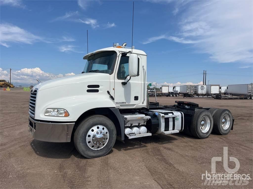 Mack CH613 Cabezas tractoras