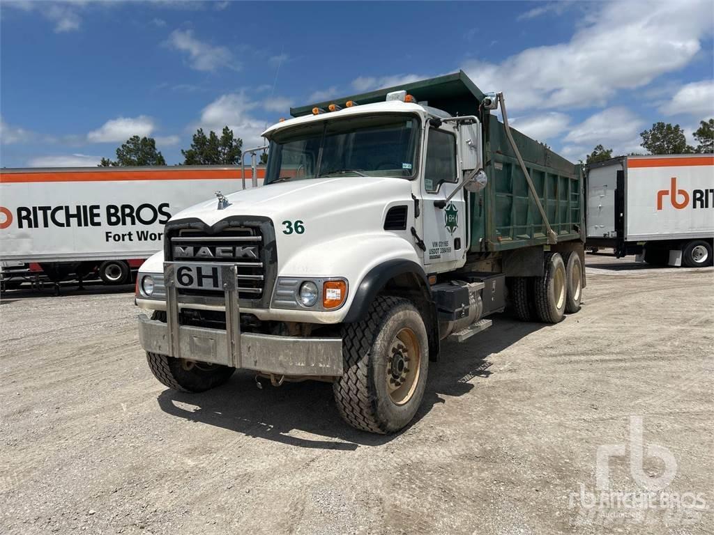 Mack CV713 Camiones bañeras basculantes o volquetes