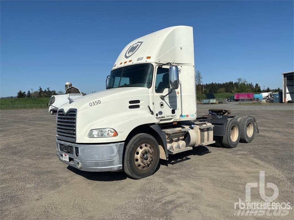 Mack CXU613 Cabezas tractoras