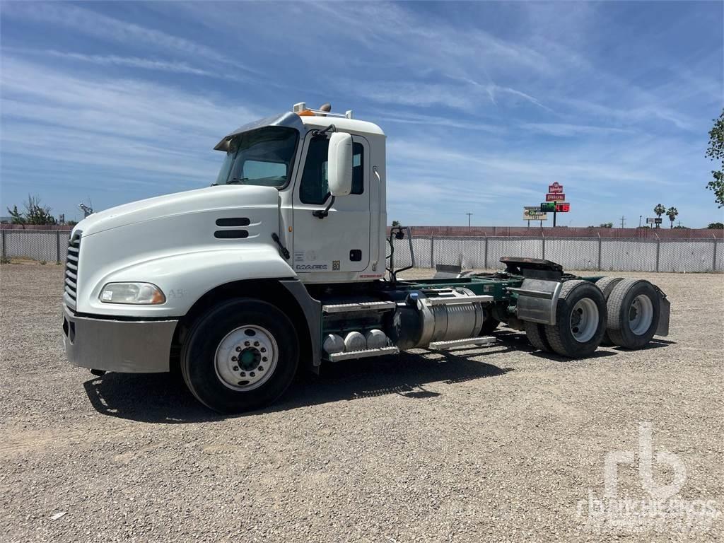 Mack CXU613 Cabezas tractoras