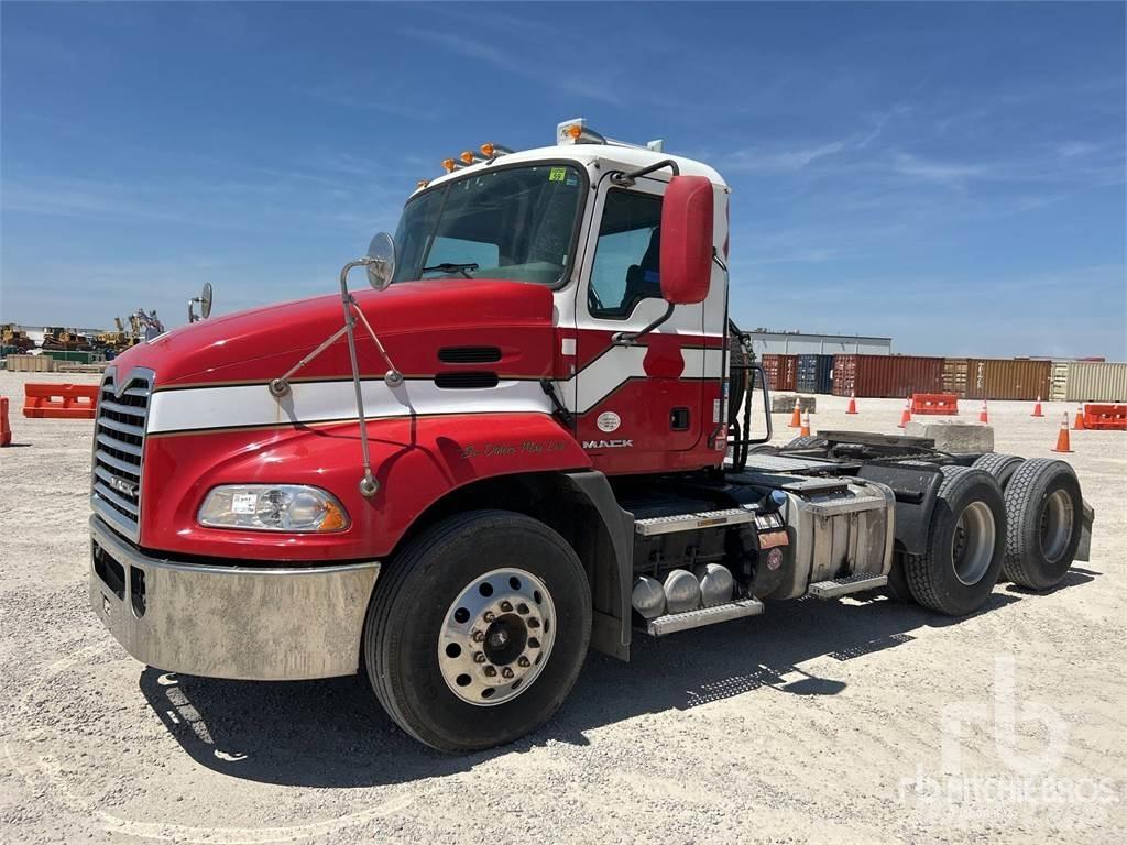 Mack CXU613 Cabezas tractoras