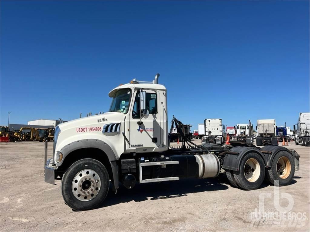Mack GU713 Cabezas tractoras