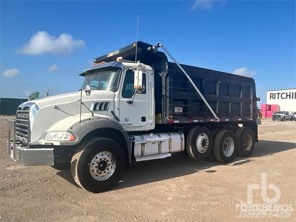Mack GU813 Camiones bañeras basculantes o volquetes