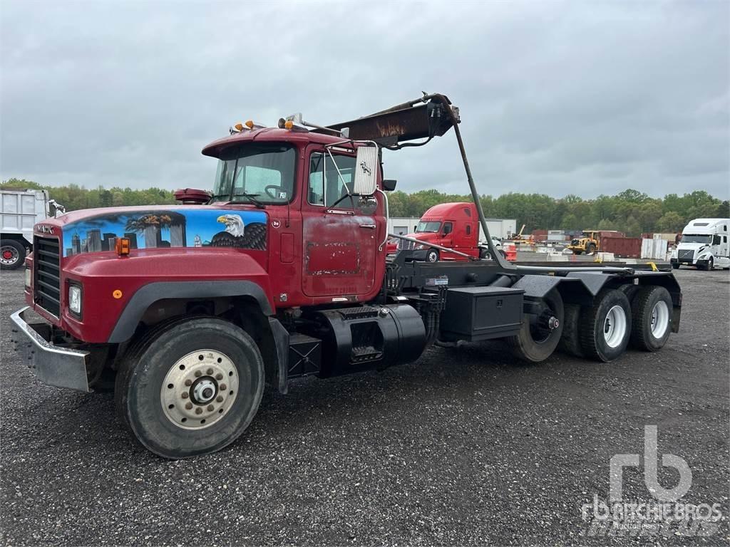 Mack RD688S Camiones con gancho