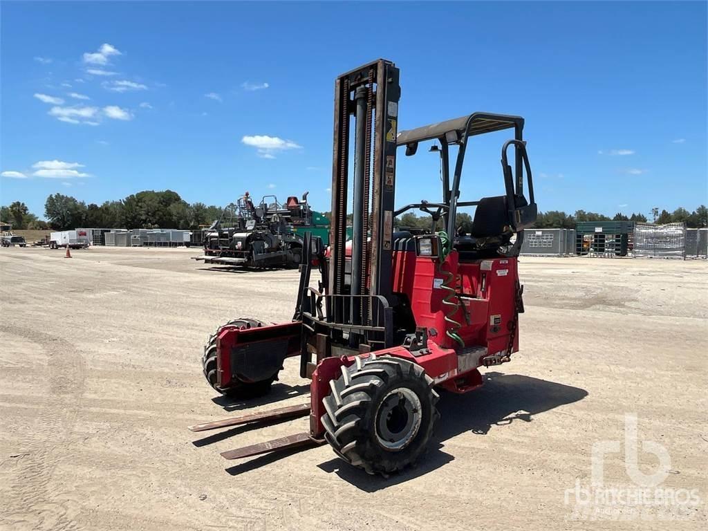 Moffett M55 Carretillas elevadoras todo terreno