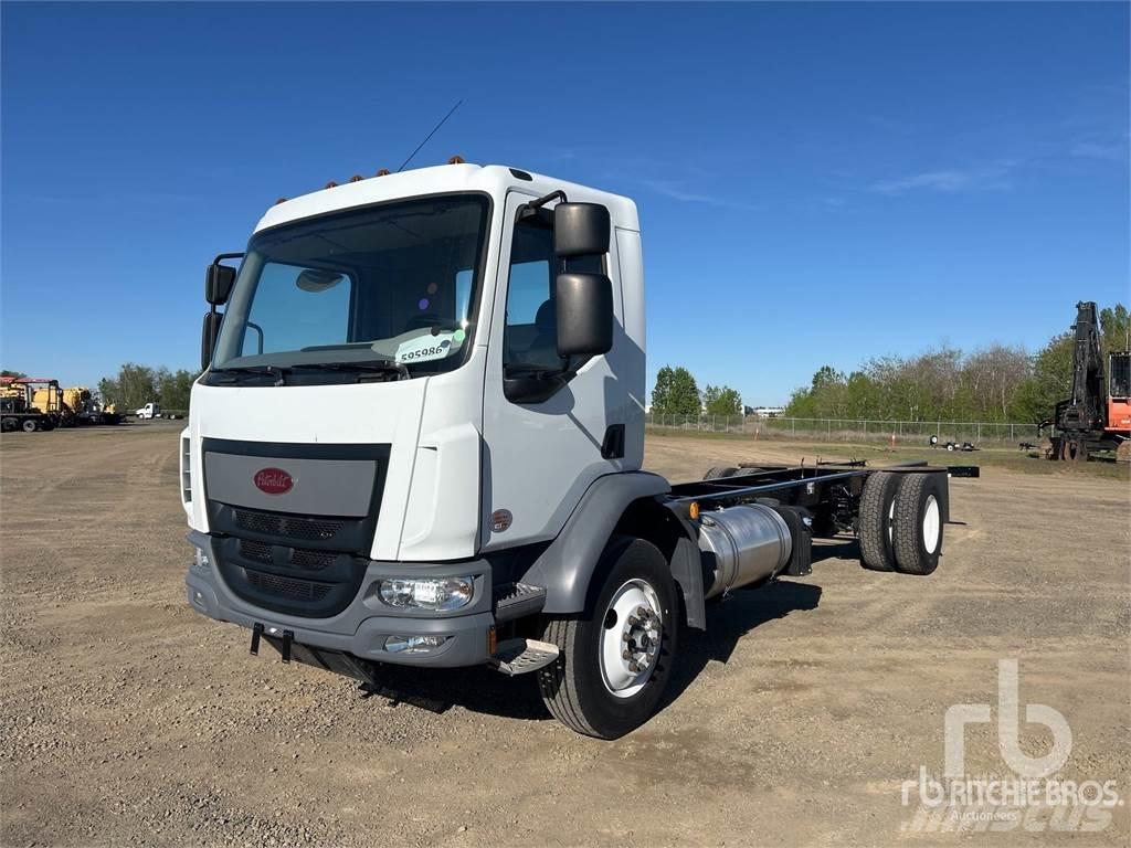 Peterbilt 220 Camiones chasis