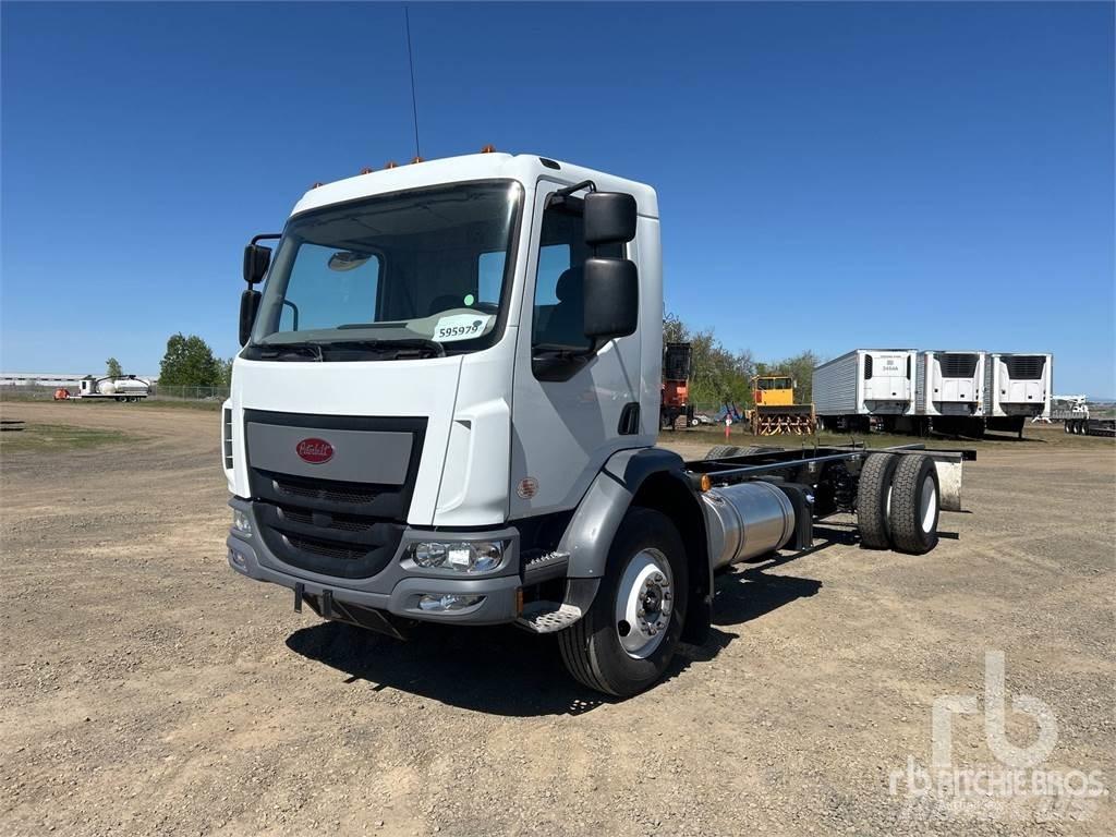Peterbilt 220 Camiones chasis