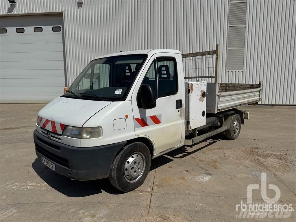 Peugeot BOXER Camiones bañeras basculantes o volquetes