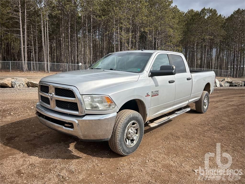 RAM 2500 Furgonetas caja abierta