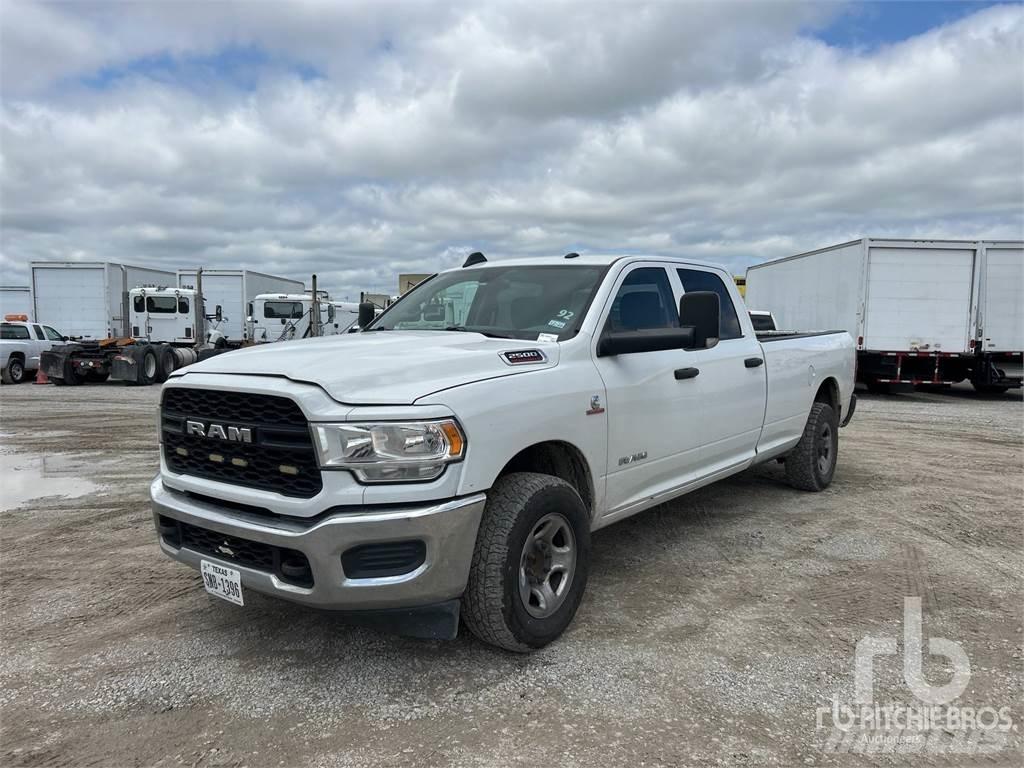RAM 2500 Furgonetas caja abierta