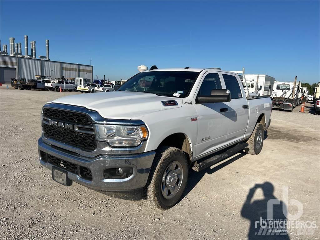 RAM 2500 Furgonetas caja abierta