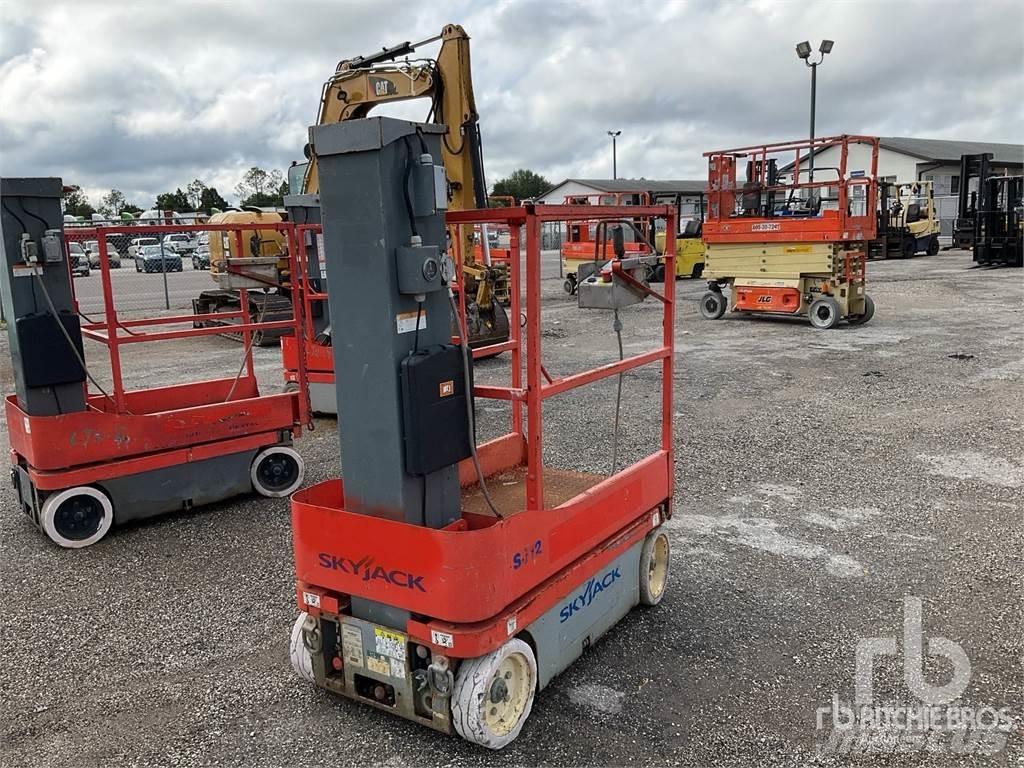 SkyJack SJ12 Plataforma de trabajo articulada