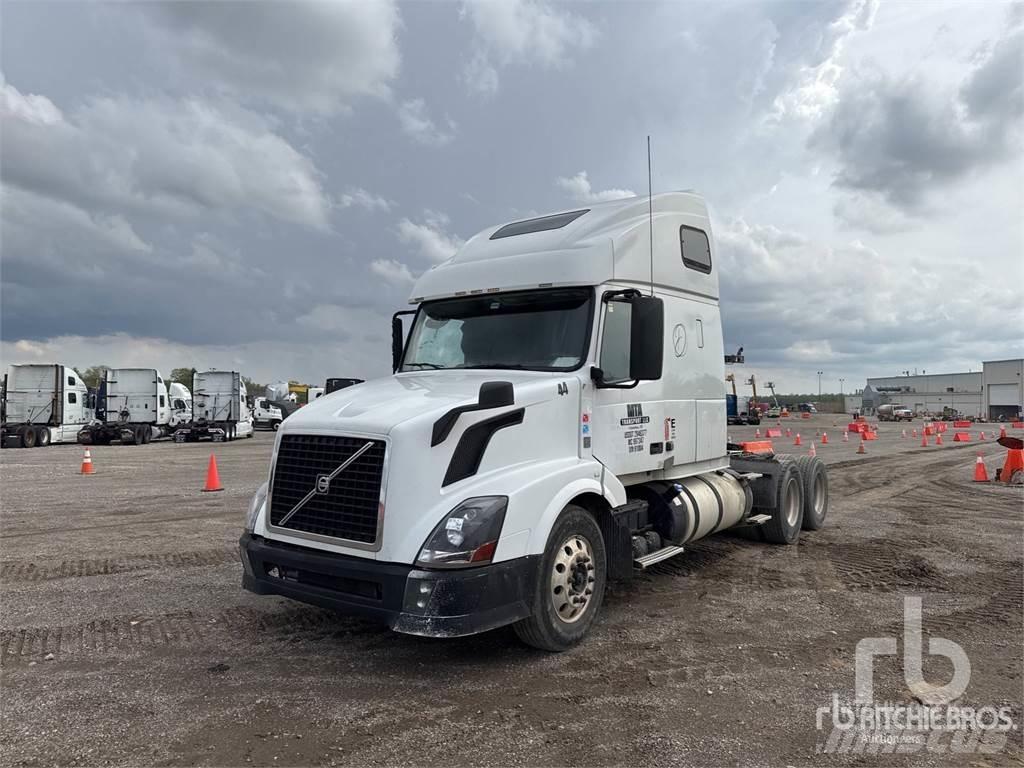 Volvo VNL670 Cabezas tractoras