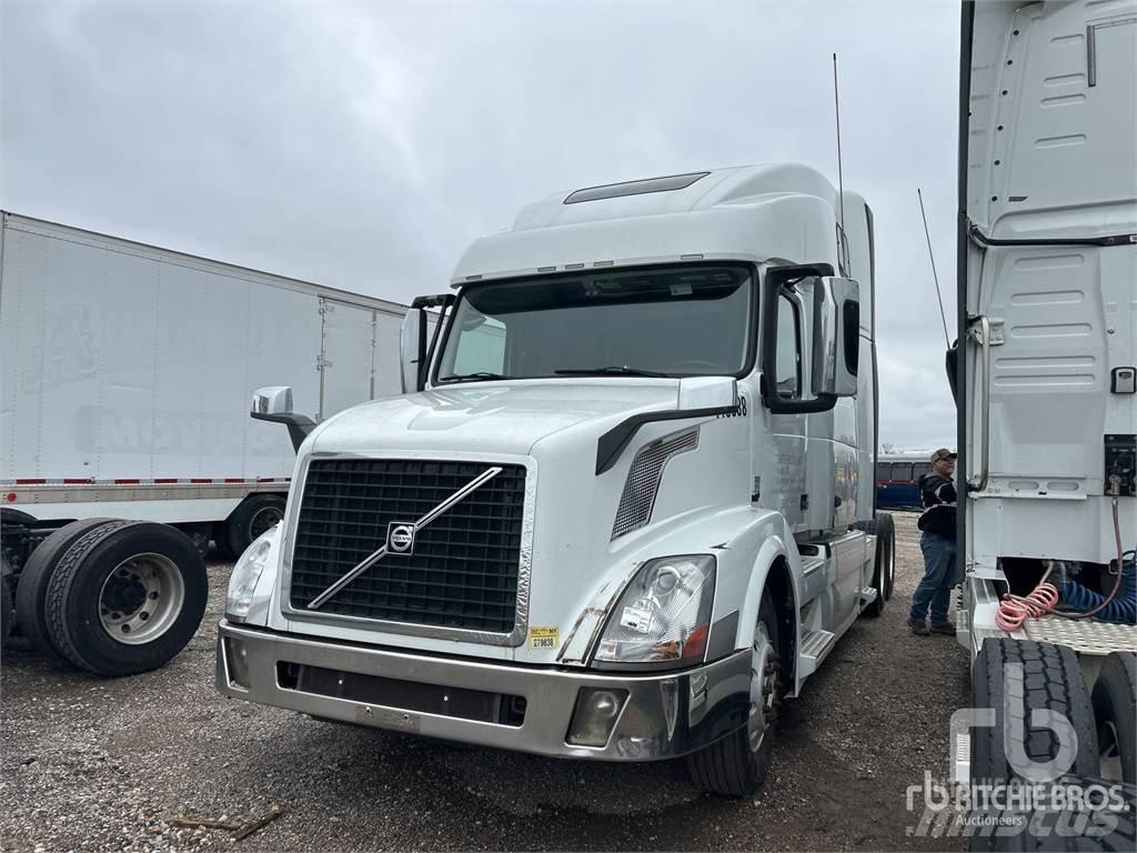 Volvo VNL670 Cabezas tractoras