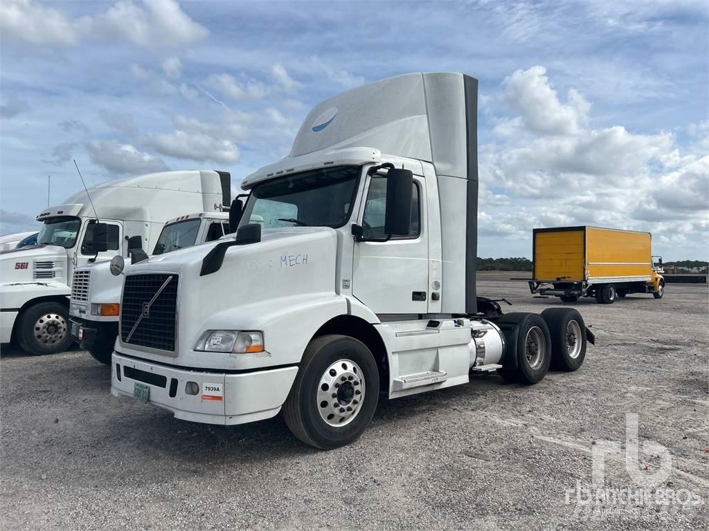 Volvo VNM200 Cabezas tractoras