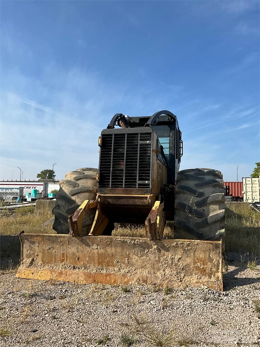 CAT 545C Arrastrador de troncos