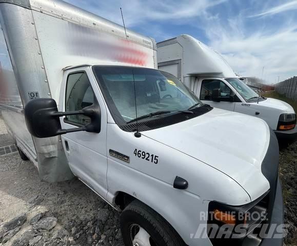 Ford E-350 Camiones caja cerrada