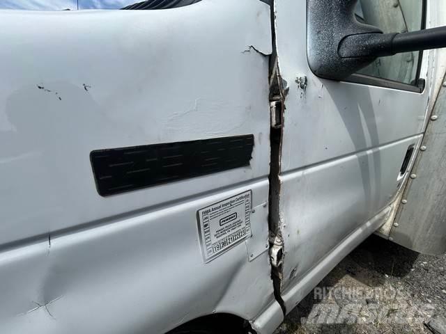 Ford E-350 Camiones caja cerrada