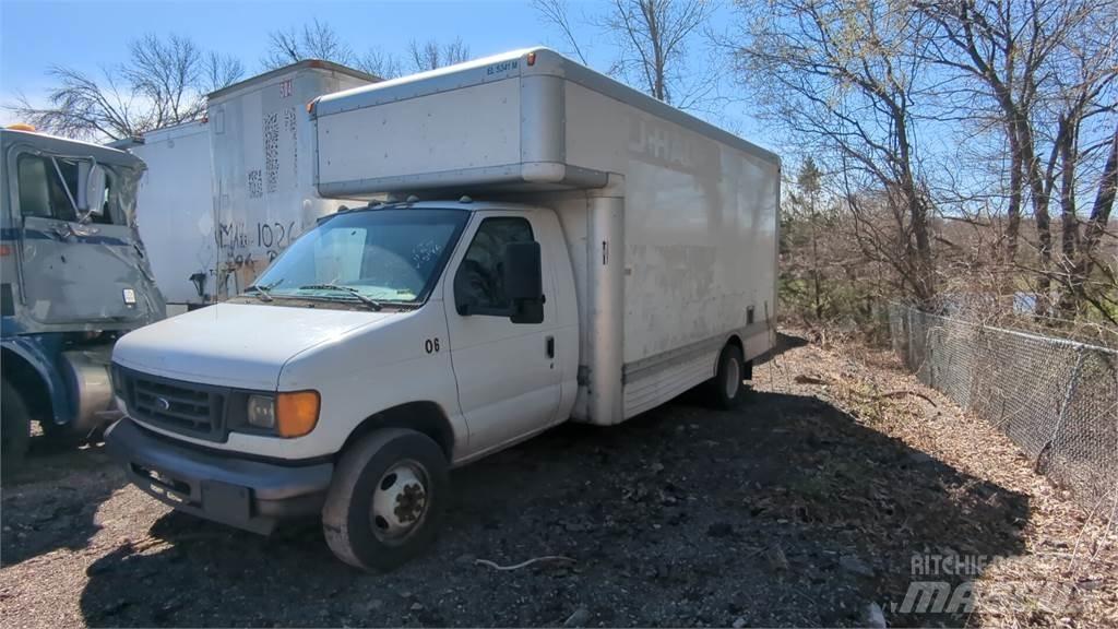 Ford E450 Camiones caja cerrada