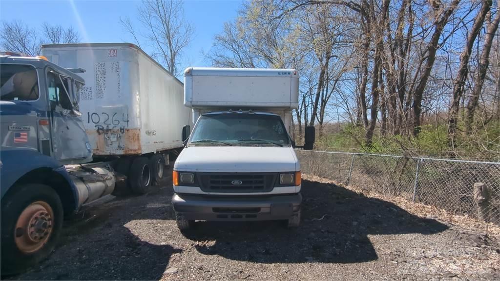 Ford E450 Camiones caja cerrada