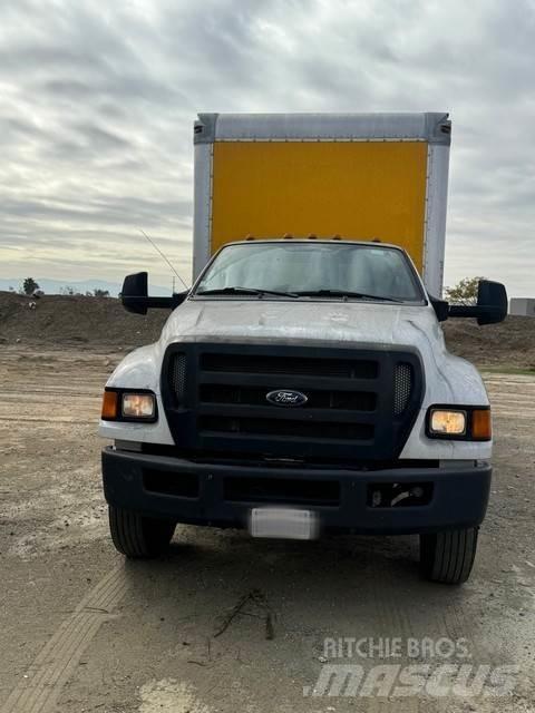 Ford F750 Camiones caja cerrada