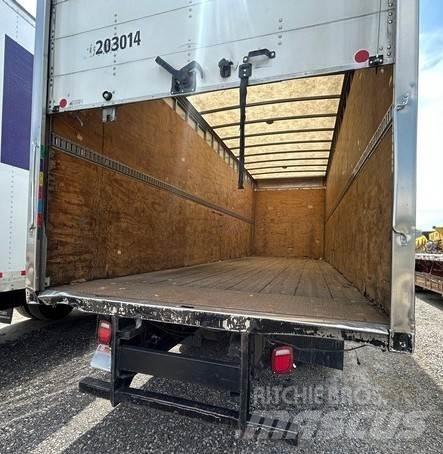 Freightliner M2 Camiones caja cerrada