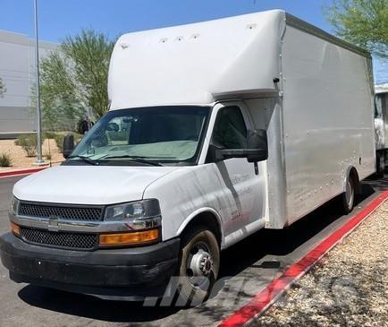 GMC Savana 4500 Camiones caja cerrada