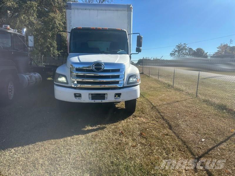 Hino 258LP Camiones caja cerrada