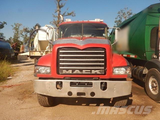Mack GU713 Camiones bañeras basculantes o volquetes