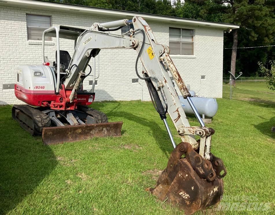 Takeuchi TB240 Excavadoras 7t - 12t