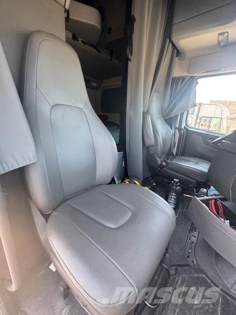 Volvo VNL64T670 Cabezas tractoras