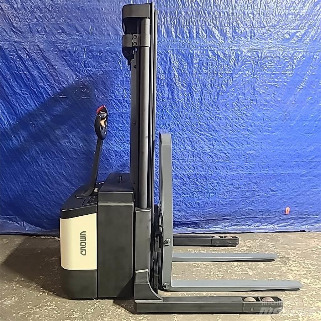 Crown WS2300 Apiladores eléctricos autopropulsados