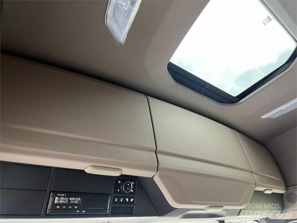 DAF XF480 FAS 6x2 Camiones caja cerrada