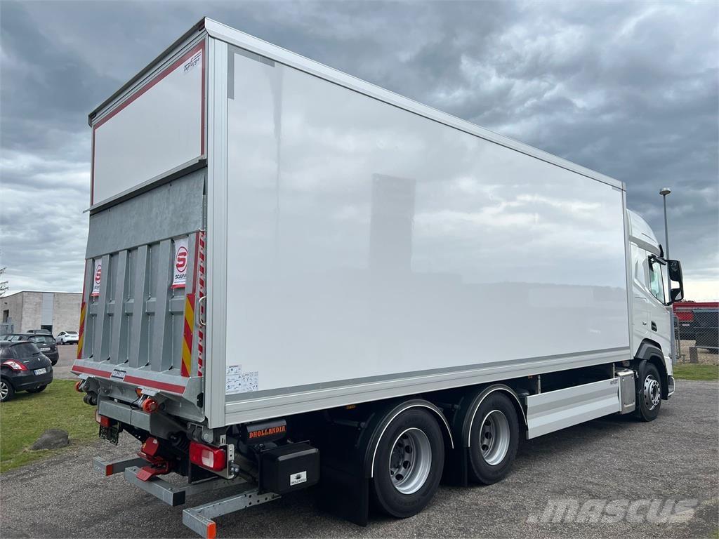 DAF XF480 FAS 6x2 Camiones caja cerrada
