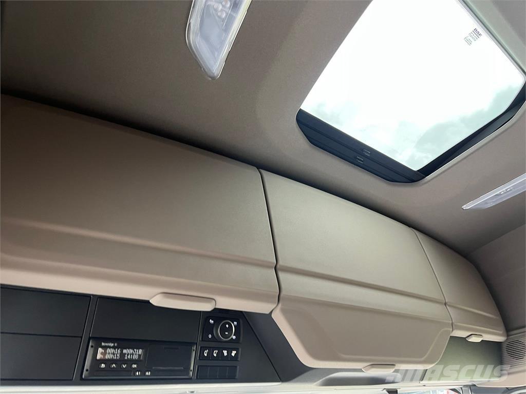 DAF XF480 FAS 6x2 Camiones caja cerrada