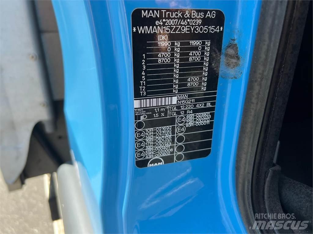 MAN TGL 12-220 BL Camión con caja abierta