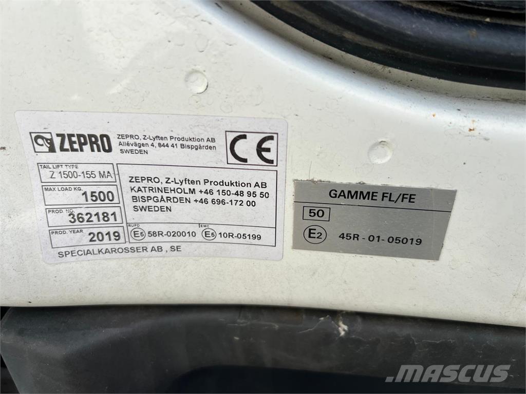 Volvo FL 250 16 ton Camiones caja cerrada