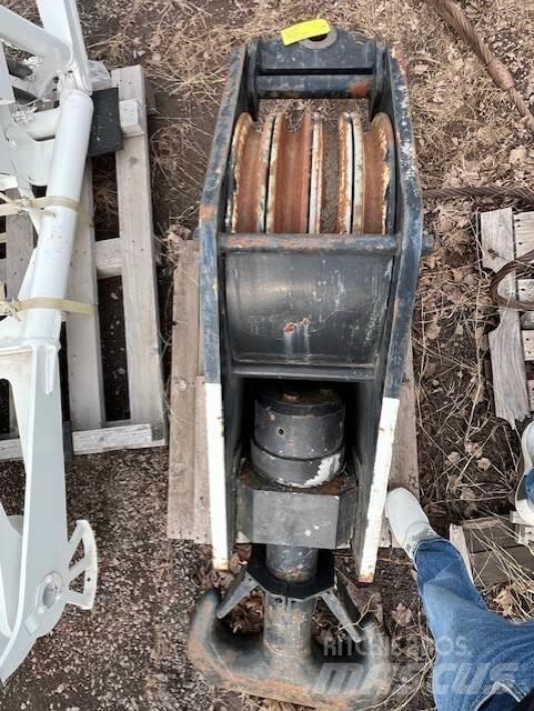 Hitachi  Piezas y equipos para grúas