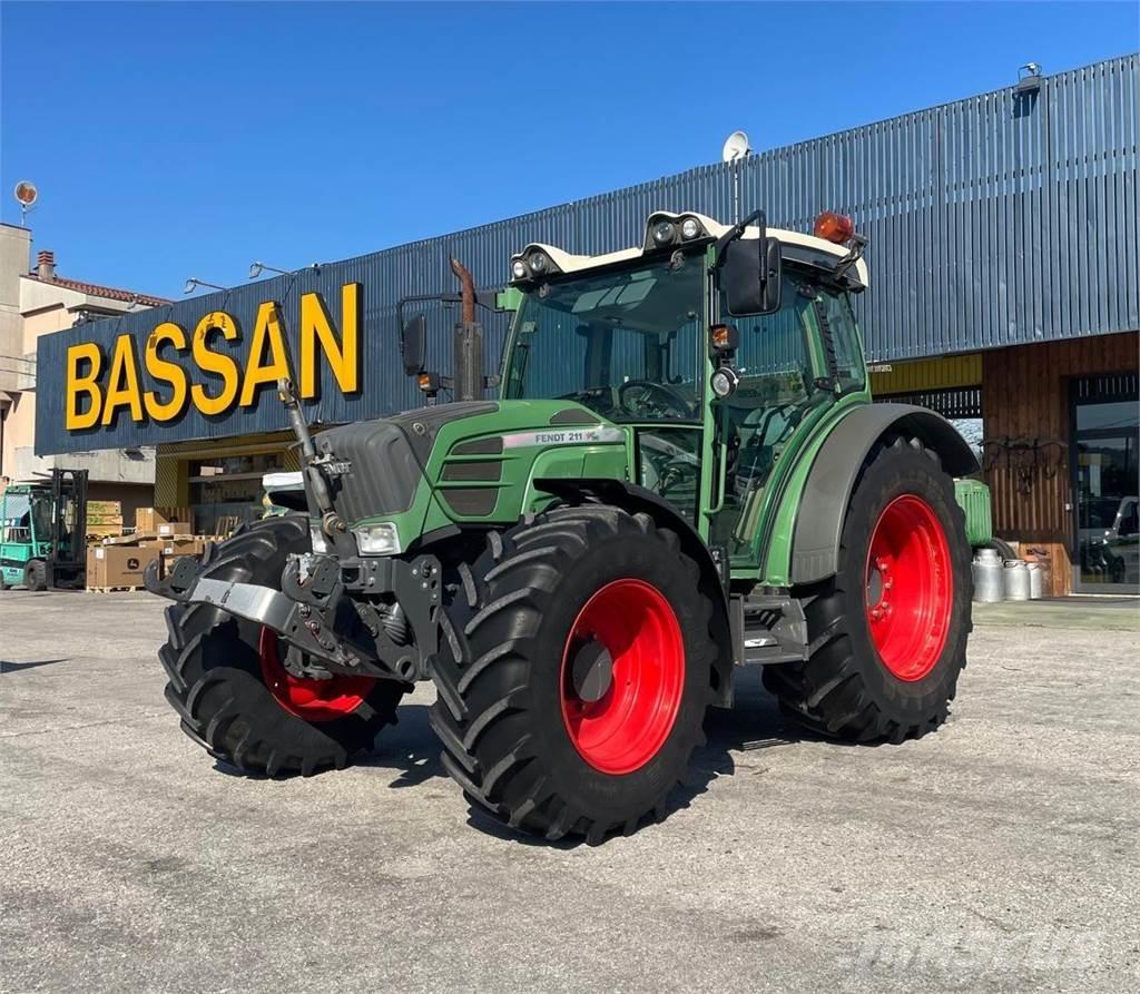 Fendt 211 VARIO Tractores