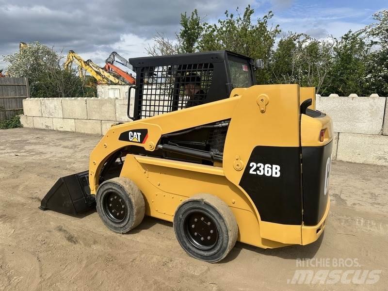 CAT 236B Construcción - Otros