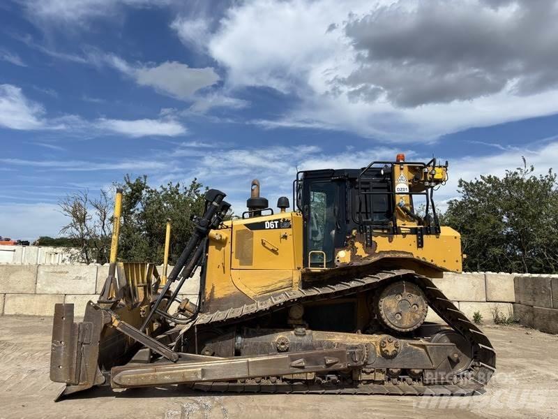 CAT D6T LGP Buldozer sobre oruga
