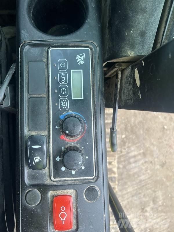 JCB JS145 LC T4 Excavadoras de cadenas
