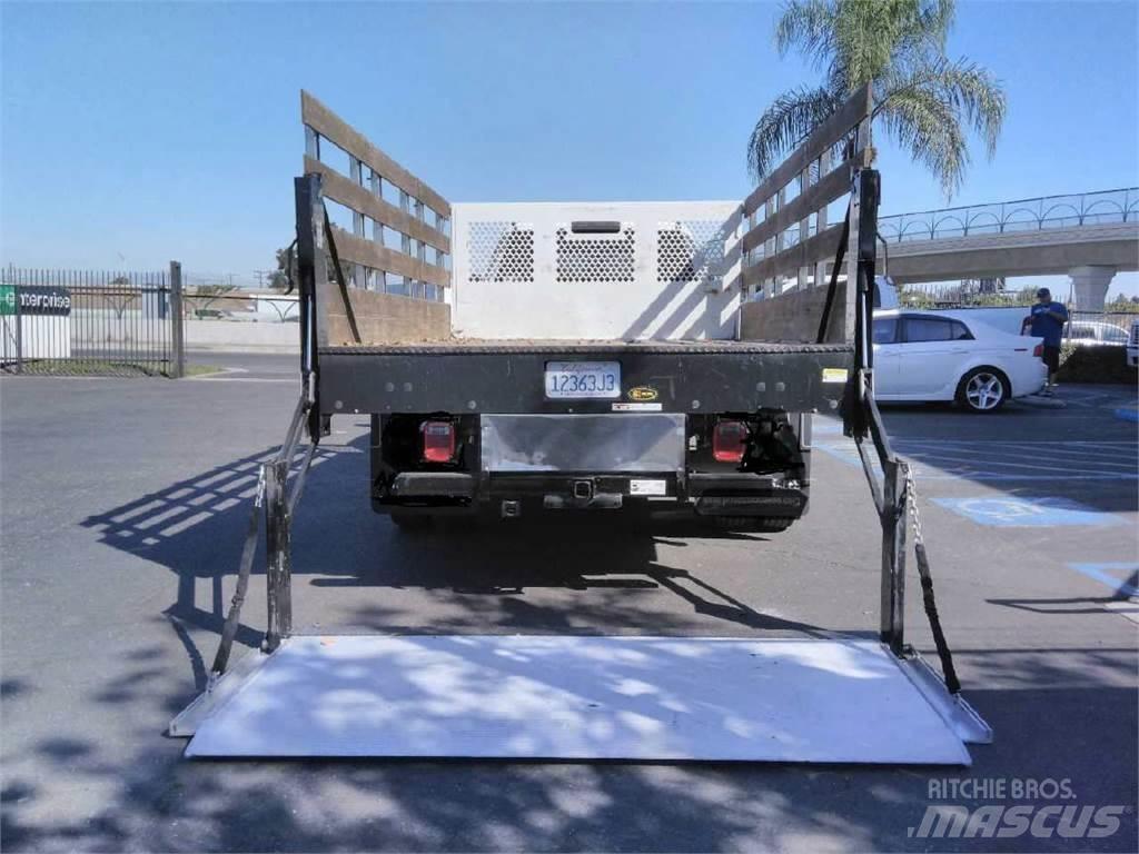 Ford F550 CREW CAB 4 Camiones caja cerrada