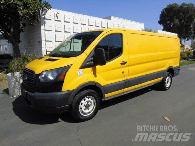 Ford TRANSIT 250 CAR Camiones caja cerrada