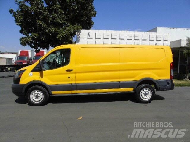 Ford TRANSIT 250 CAR Camiones caja cerrada